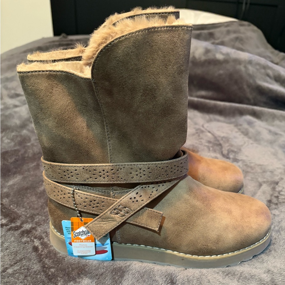 Skechers Women's Tan Winter Boots